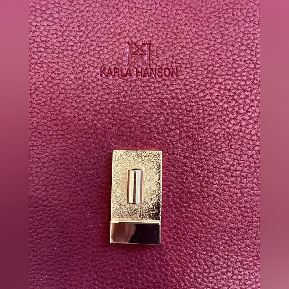 👜🆕 NWOT Karla Hanson Elegant Burgundy Chain Shoulder Bag - Picture 4 of 5